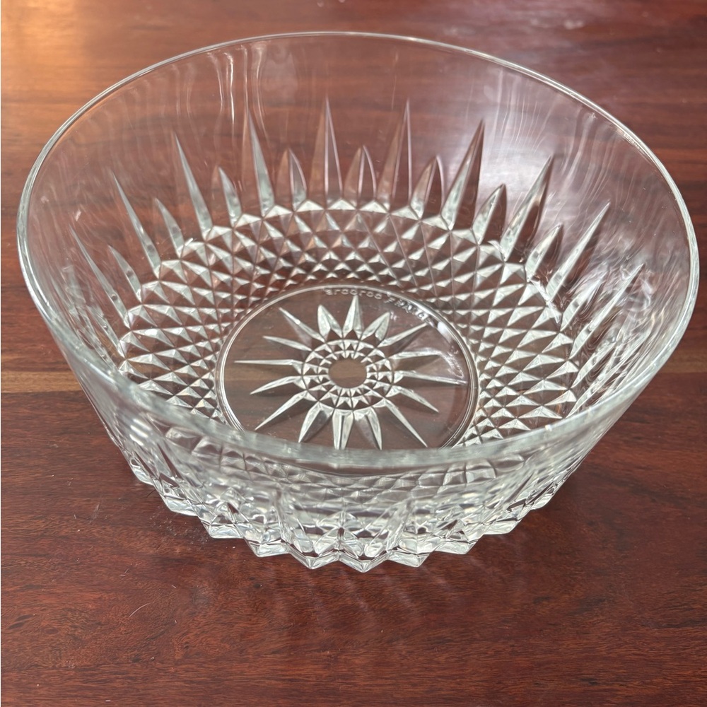 Vintage Arcoroc France “Diamanté” Glass Bowl 8 inch Excellent Condition